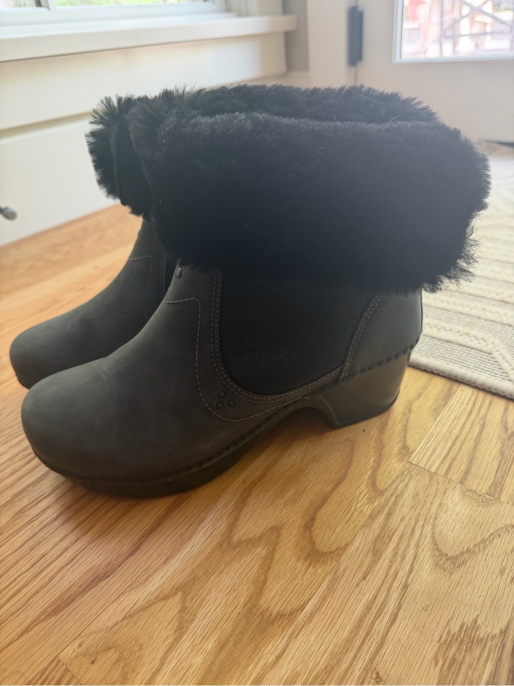 Dansko Shearling Harper Oiled Leather Sheep Skin Roll Down Boots Black Sz 41